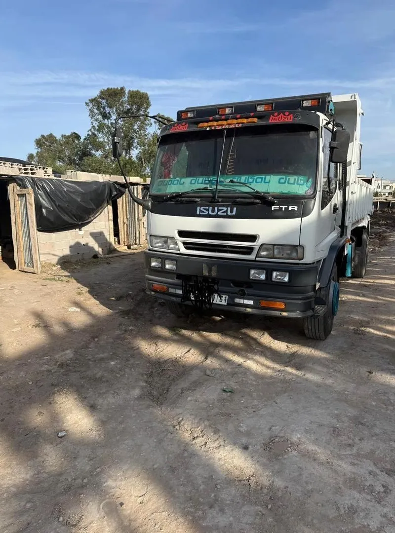 avonder camion benne isuzu
