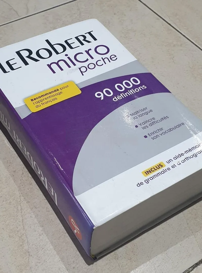 LE ROBERT micro poche