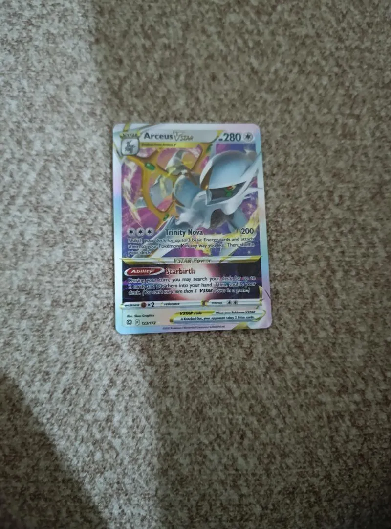 Carte Pokémon Arceus Vstar en bon état