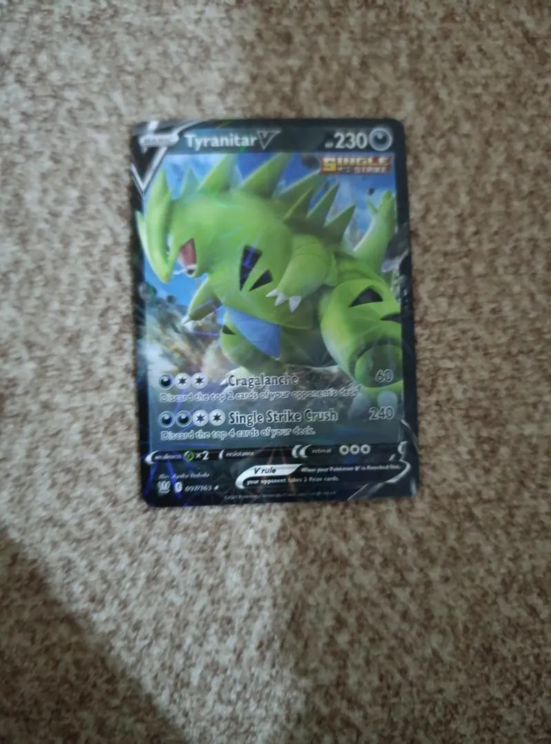Carte Pokémon Tyranitar V Single Strike bon état