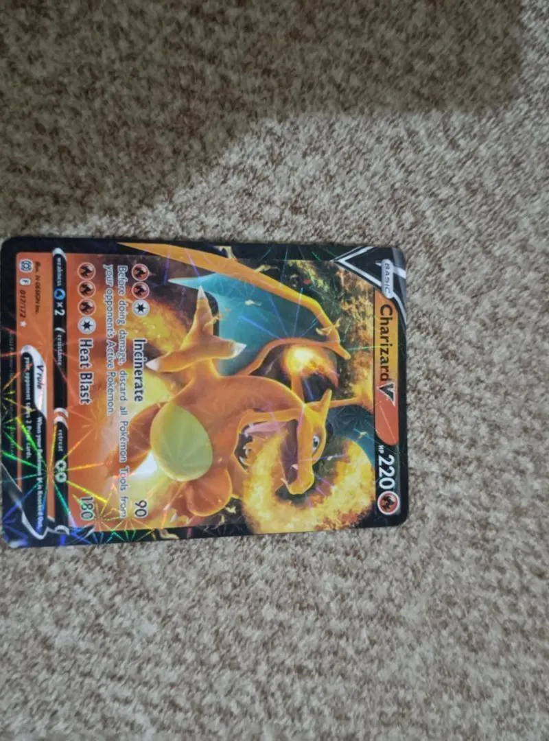 Carte Pokémon Charizard V super super rare bon état