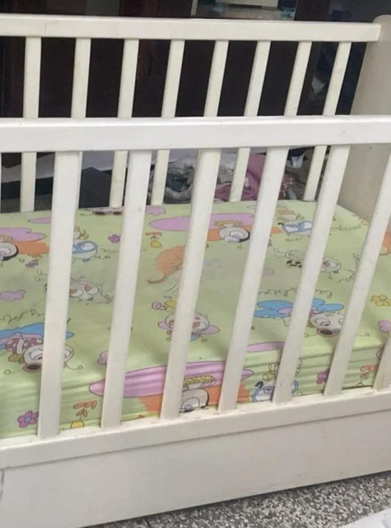Lit bébé avec Matelas