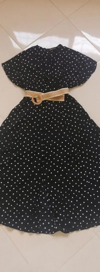 Robe fille élégante neuve, prix doux
