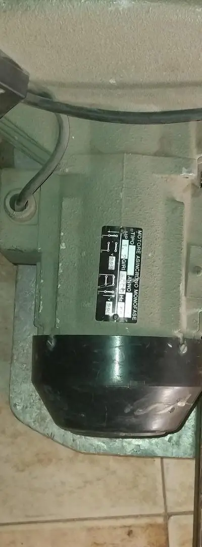 Machine à bois moteur dynamo