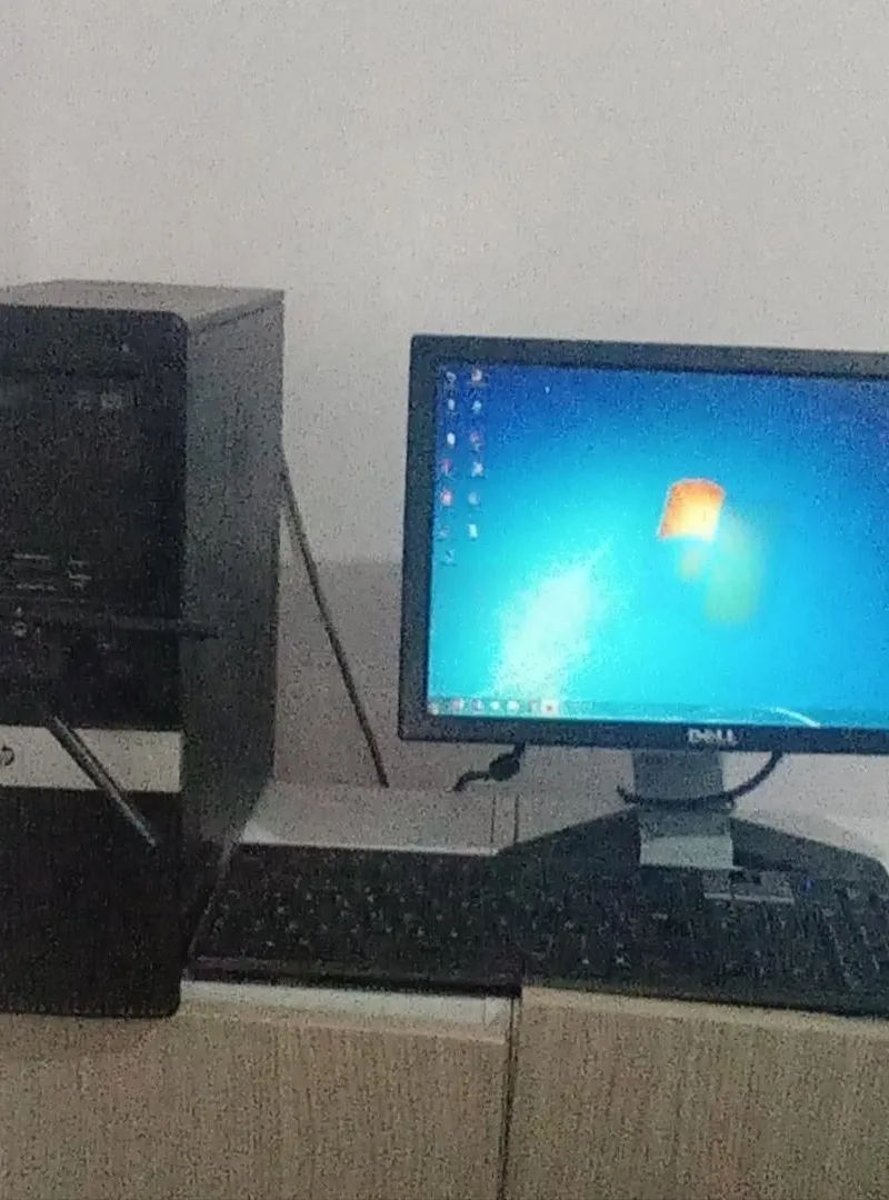 Ordinateur de bureau + PC Portable ensemble