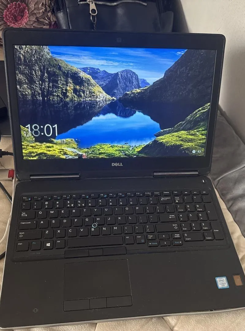 Dell Precision 7510 Intel Core i7 6820HQ 4K UHD