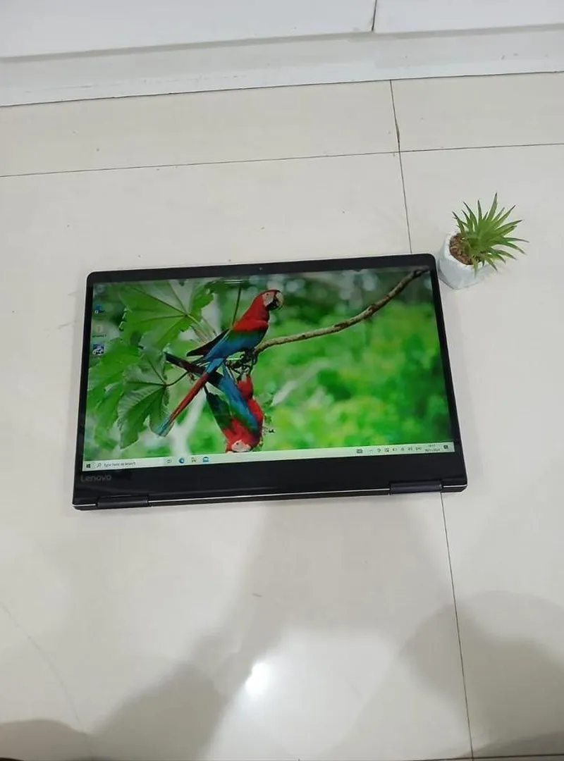 Lenovo Yoga Tactile i5 7ème Génération RAM 8 Disque 256 SSD