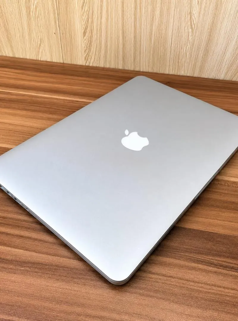 MacBook i5 pro Ram 8 disque SSD batterie 5h