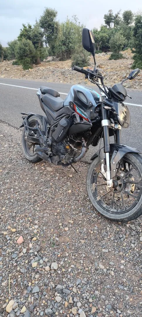 Moto pour montagnes