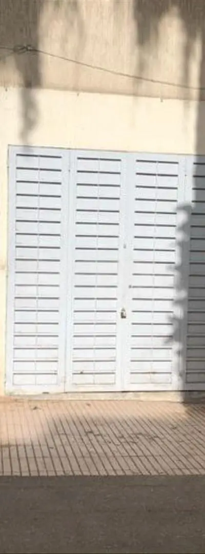 À Vendre/louer commerce en face de clinique HITMI