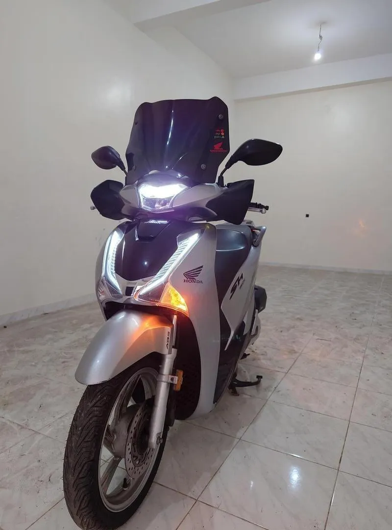 Honda SH modèle 2019 dédouané 2024