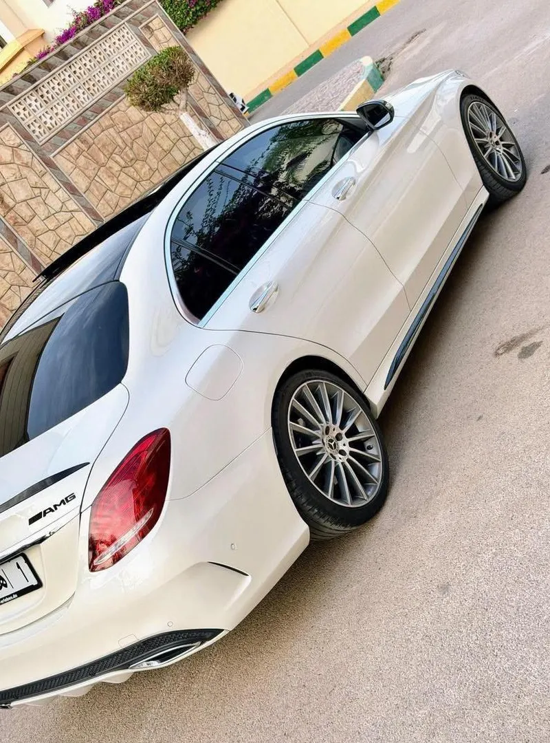 Mercedes 220 AMG