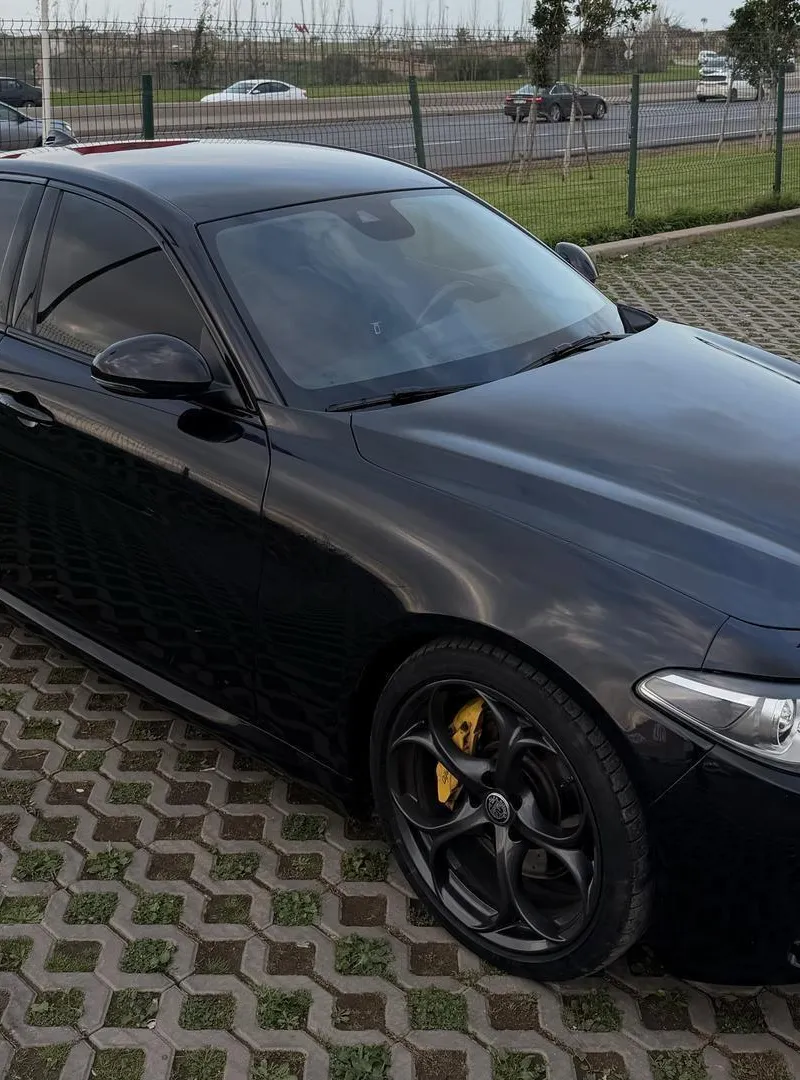 Alfa Romeo Giulia Veloce Q4