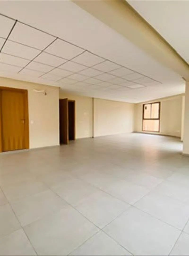 Bureaux à vendre et à louer plusieurs surfaces