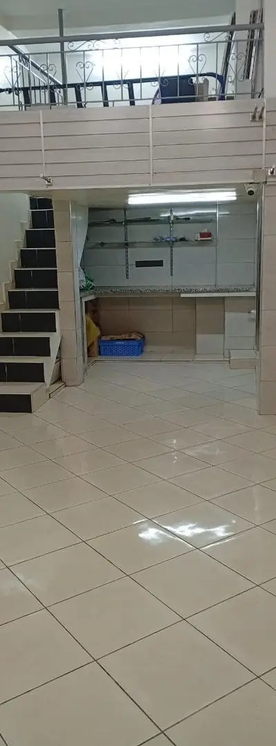 Local aménagé à vendre avec eau et électricité