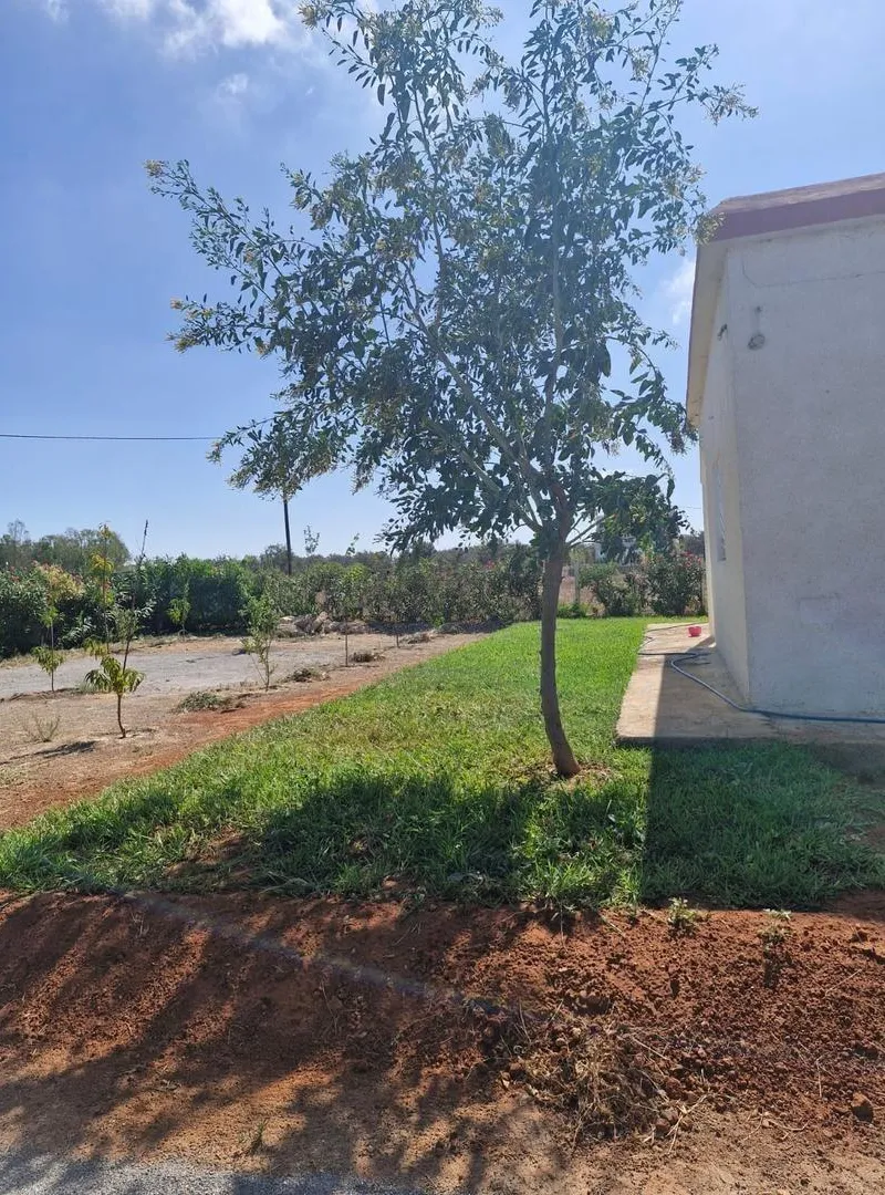 Terrain 2258 m² titré avec maison
