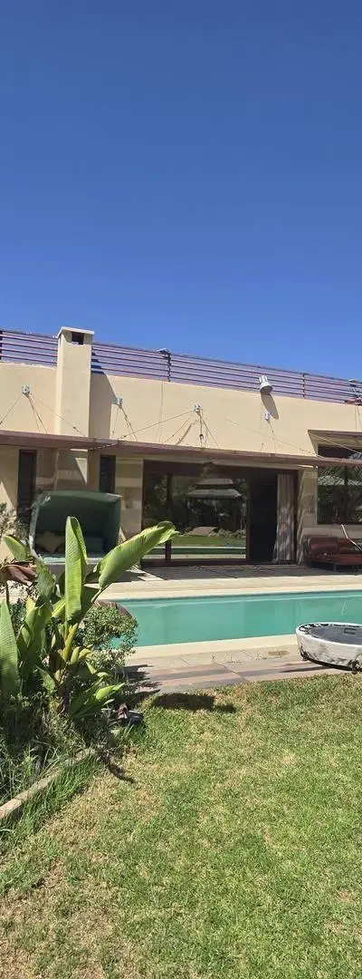 Belle villa et piscine à loué 