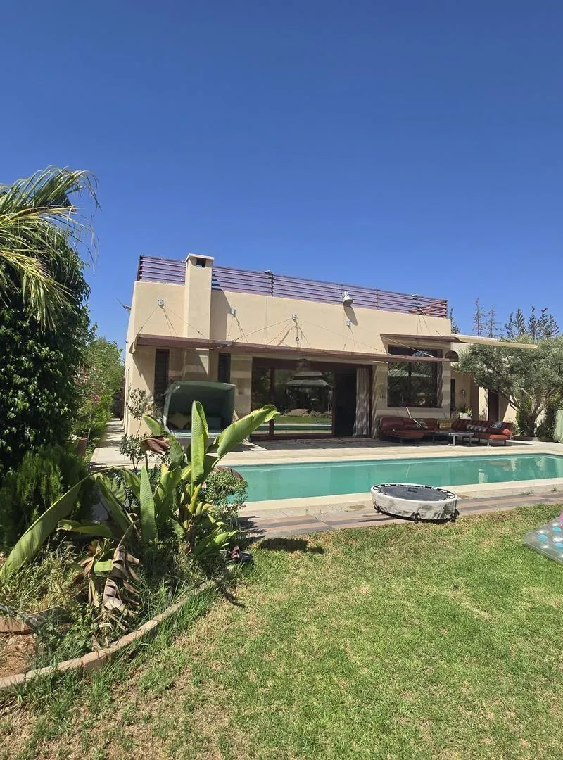 Belle villa et piscine à loué 