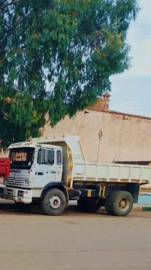 Camion benne Renault