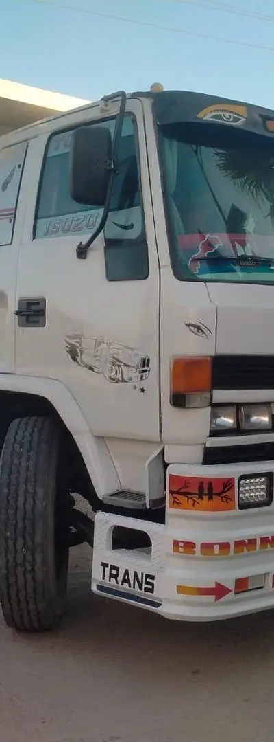 ISUZU 15 1996 14 TONNES
