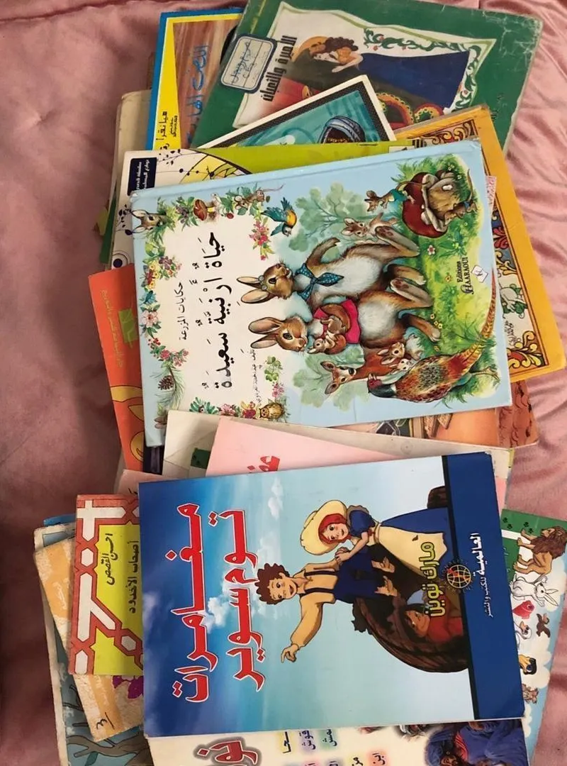 Ensemble d'histoires en français et en arabe