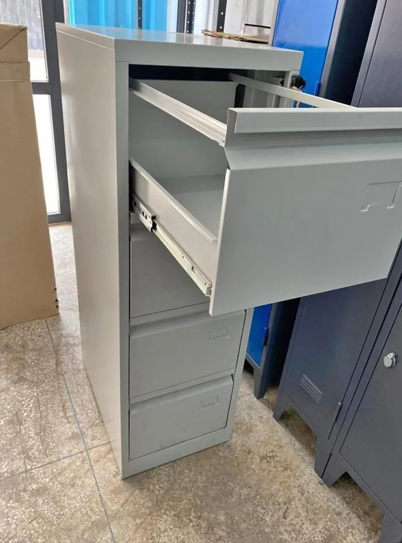 Classeur métallique à dossiers suspendus