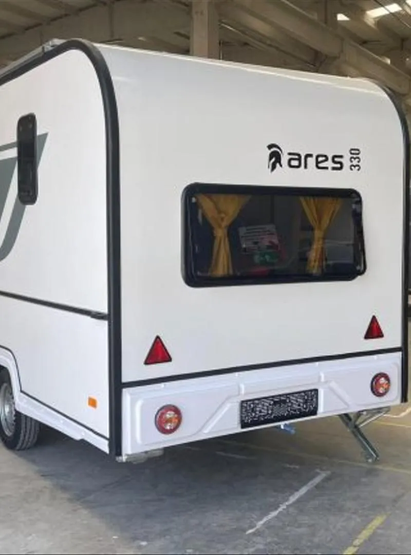Caravane Ares 330