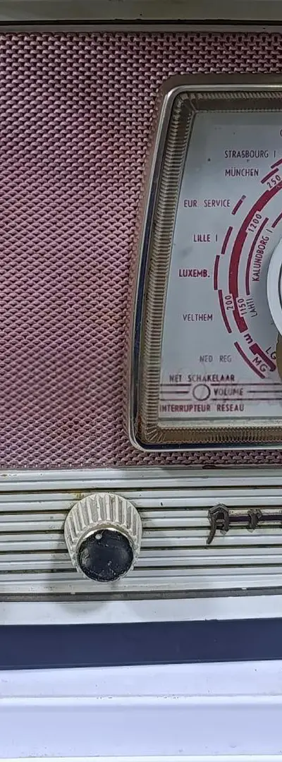 Radio Vintage Aristona à lampes
