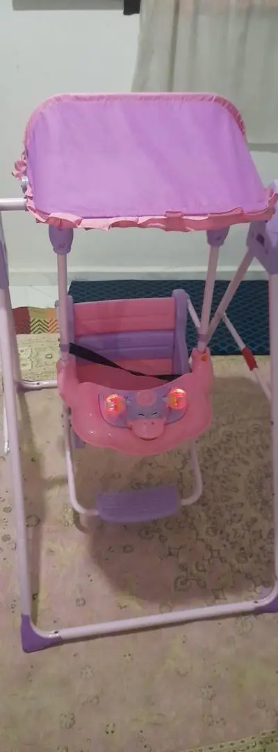 Bonjour, j'ai cette balançoire pour enfants à vendre.