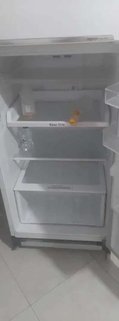 Réfrigérateur à vendre propre