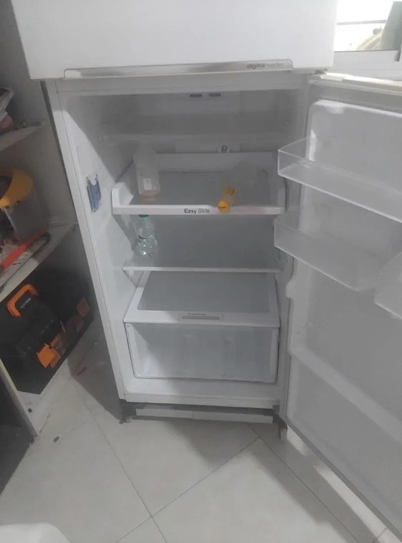 Réfrigérateur à vendre propre