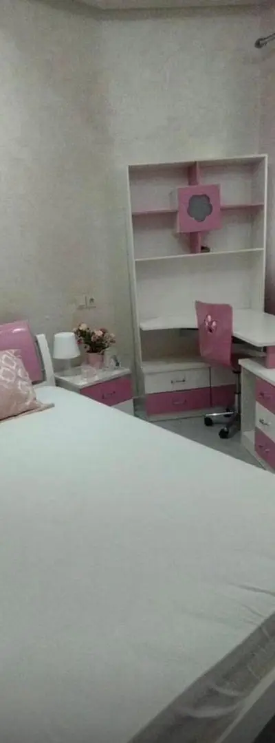 Chambre fille complète rose et blanche avec bureau