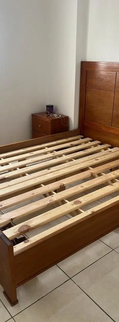 Moustiquaire neuve en bois d'acacia, faite à la main