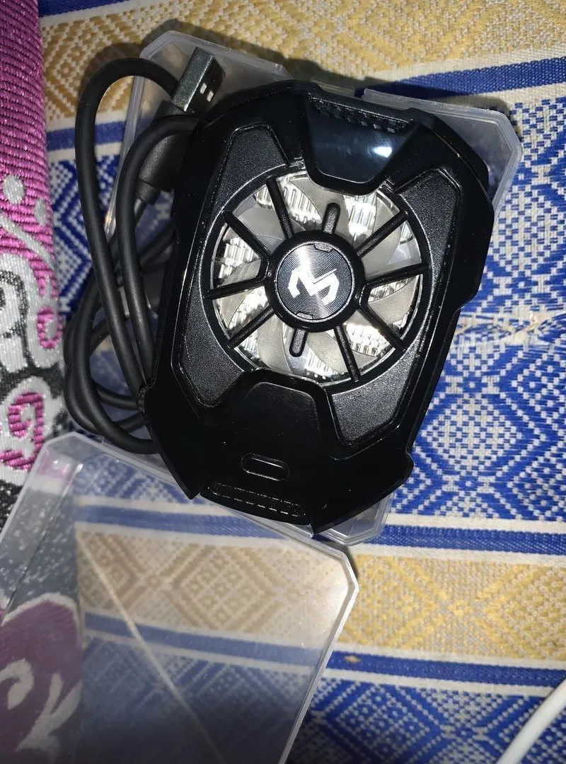 Ventilateur de téléphone usagé seulement une semaine, prix 170