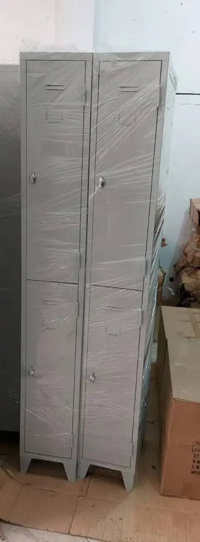 Vestiaire métal avec serrure خزانة معدنية بقفل