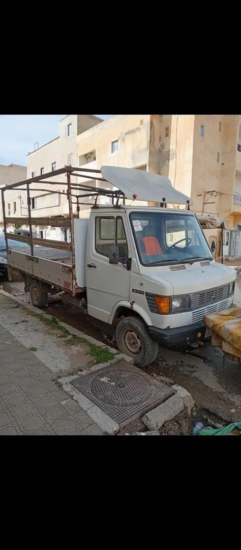 Mercedes Benz 307