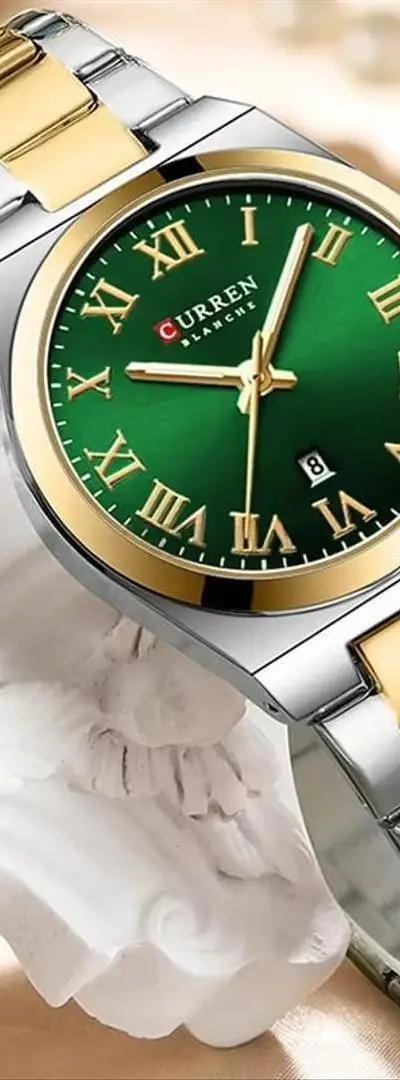 Ensemble de montres pour femmes disponible