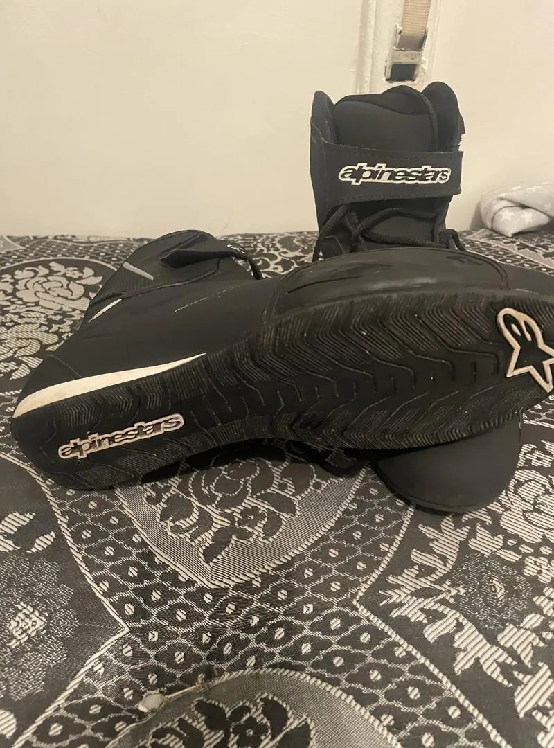 Chaussure moto à vendre importé pointure 43