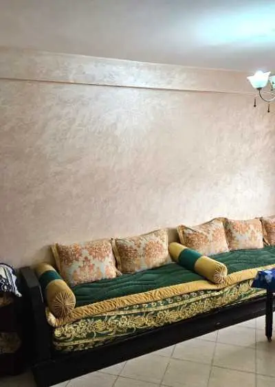 Appartement bien equipé à cité adrar