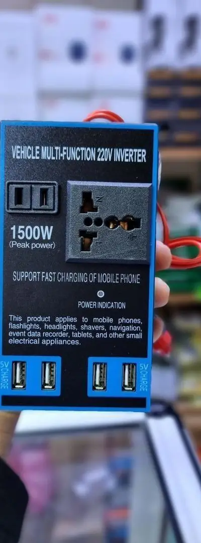J'ai un convertisseur de voiture multifonction 220V