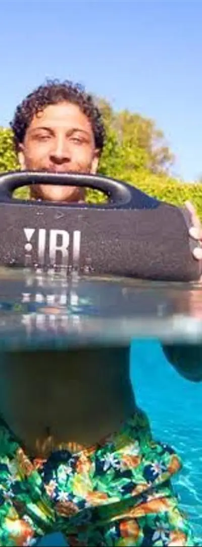 JBL Extreme 2 Boombox 4