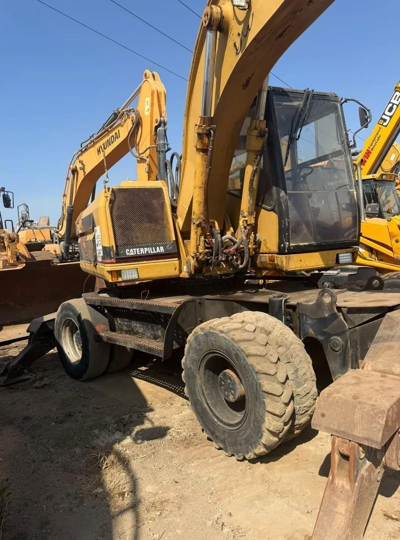 Poclan 318M pneus 2002