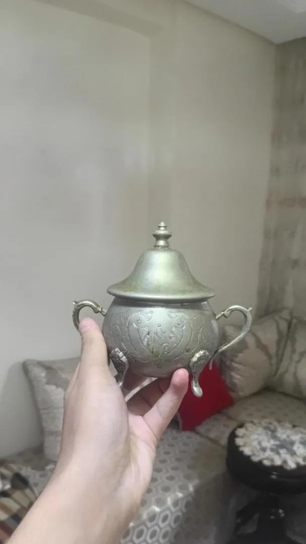 تلاتة قطع اترية قديمة حرة 