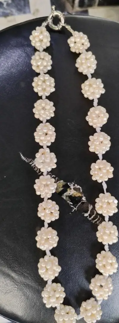 Collier en essence libre