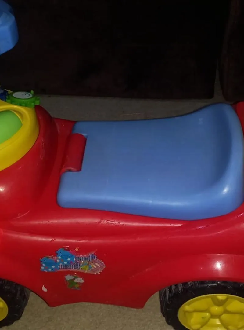 Voiture jouet pour enfants