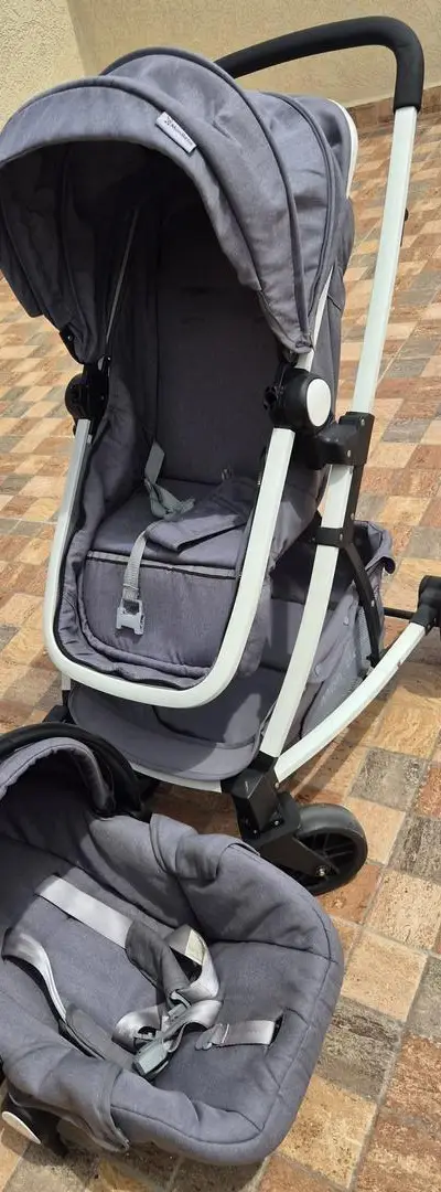 Poussette et siège auto