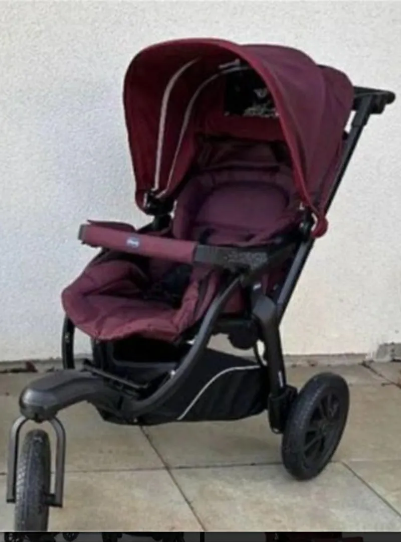 Urgent à vendre poussette Chicco trio active 3