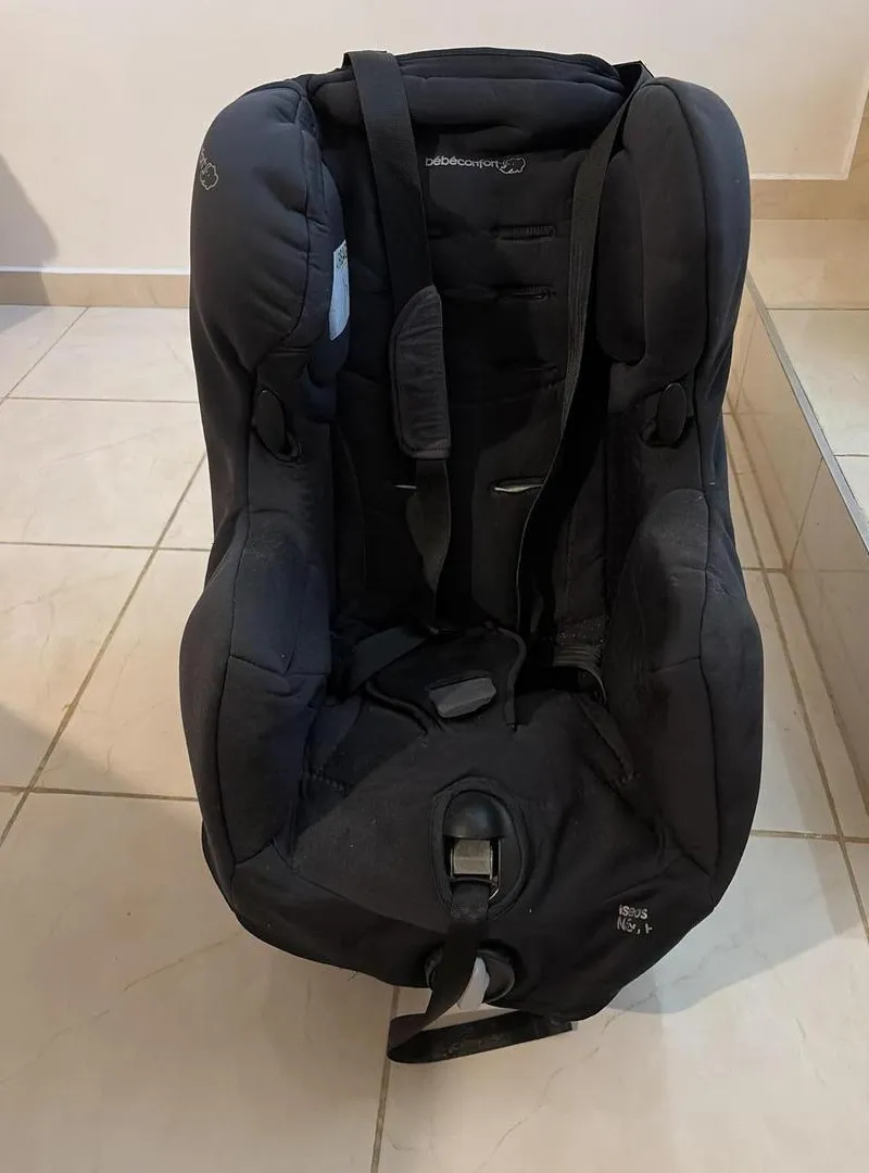 Maxi cosy bébé confort jusqu'à 13 kgs en bon état