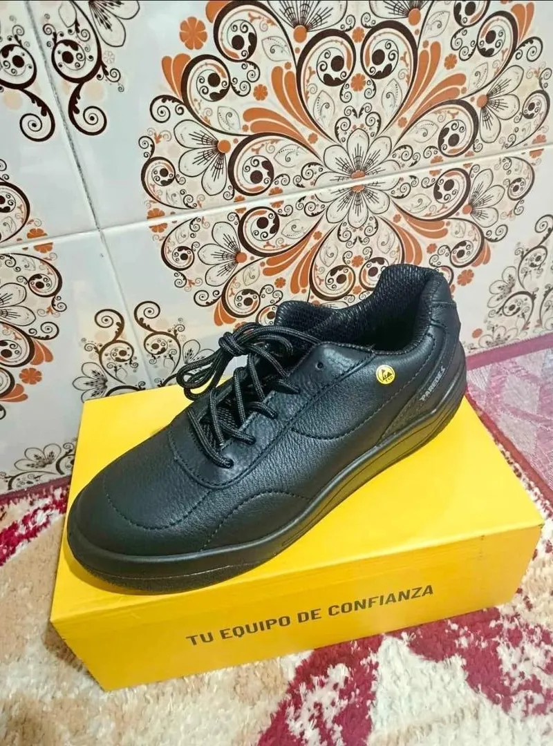 Chaussure de sécurité taille 43 neuve