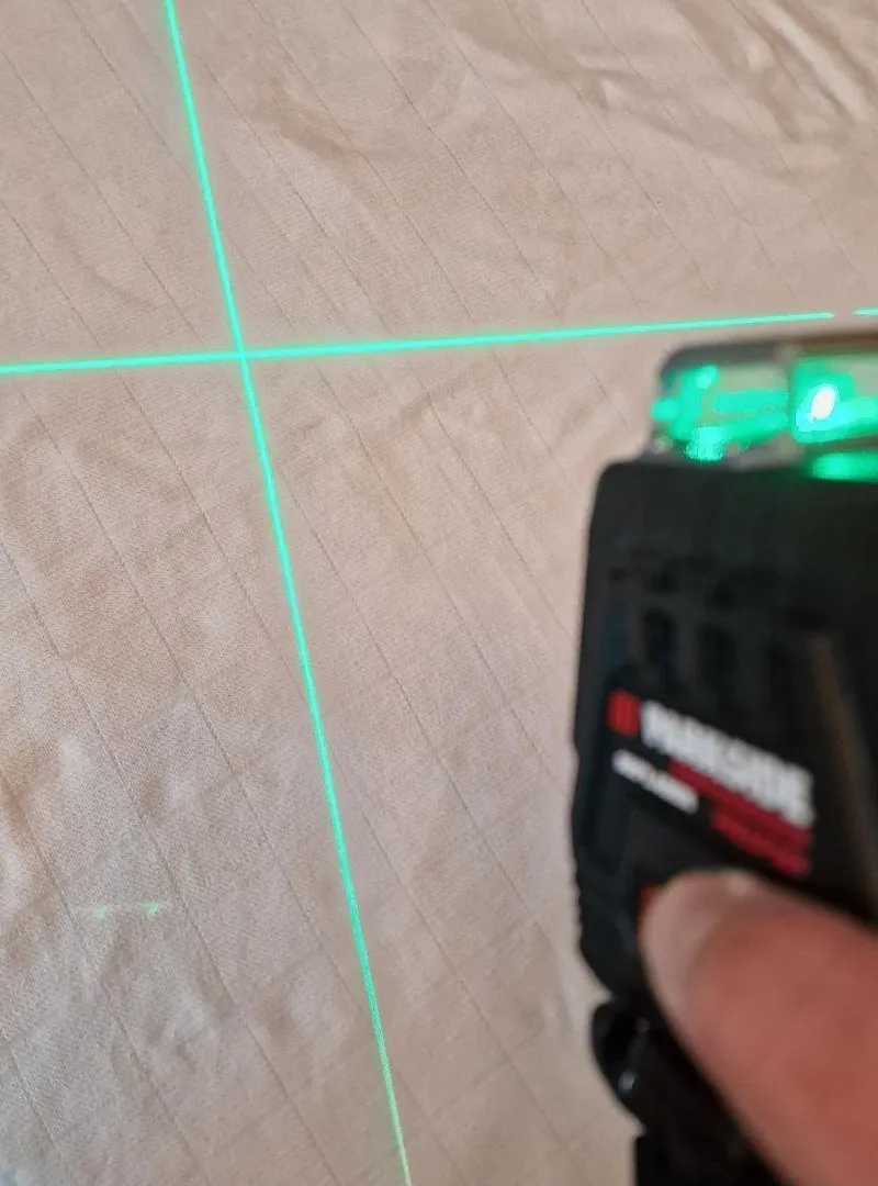 Niveau laser, neuf 360°, avec trépied